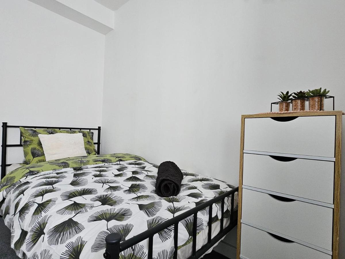 Guest House - Close To All Amenities 北安普敦 外观 照片