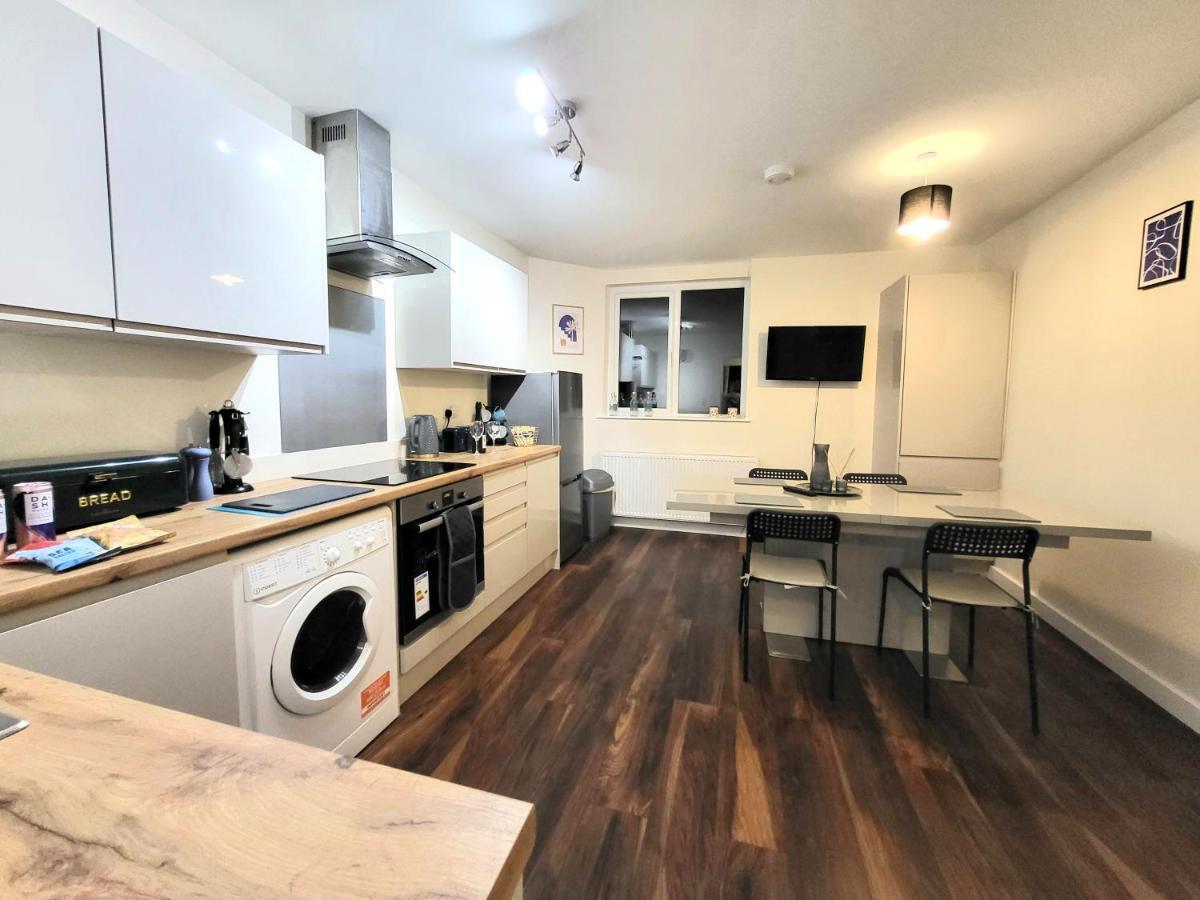 Guest House - Close To All Amenities 北安普敦 外观 照片